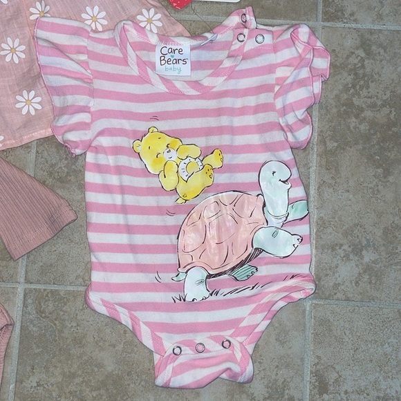 NEW WITH TAGS: 3-Piece Baby Girl Clothing Bundle Size 3-6M NWT​ - Picture 2 of 5